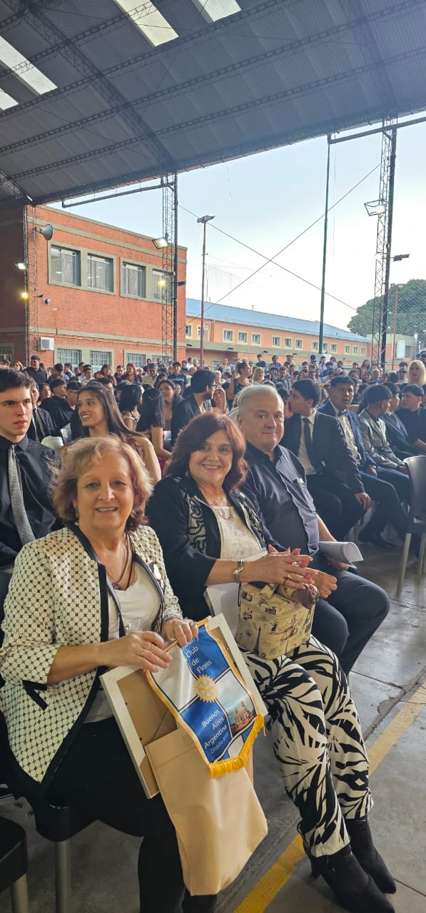 Reconocimientos a los mejores promedios de la Escuela Técnica n.° 17 